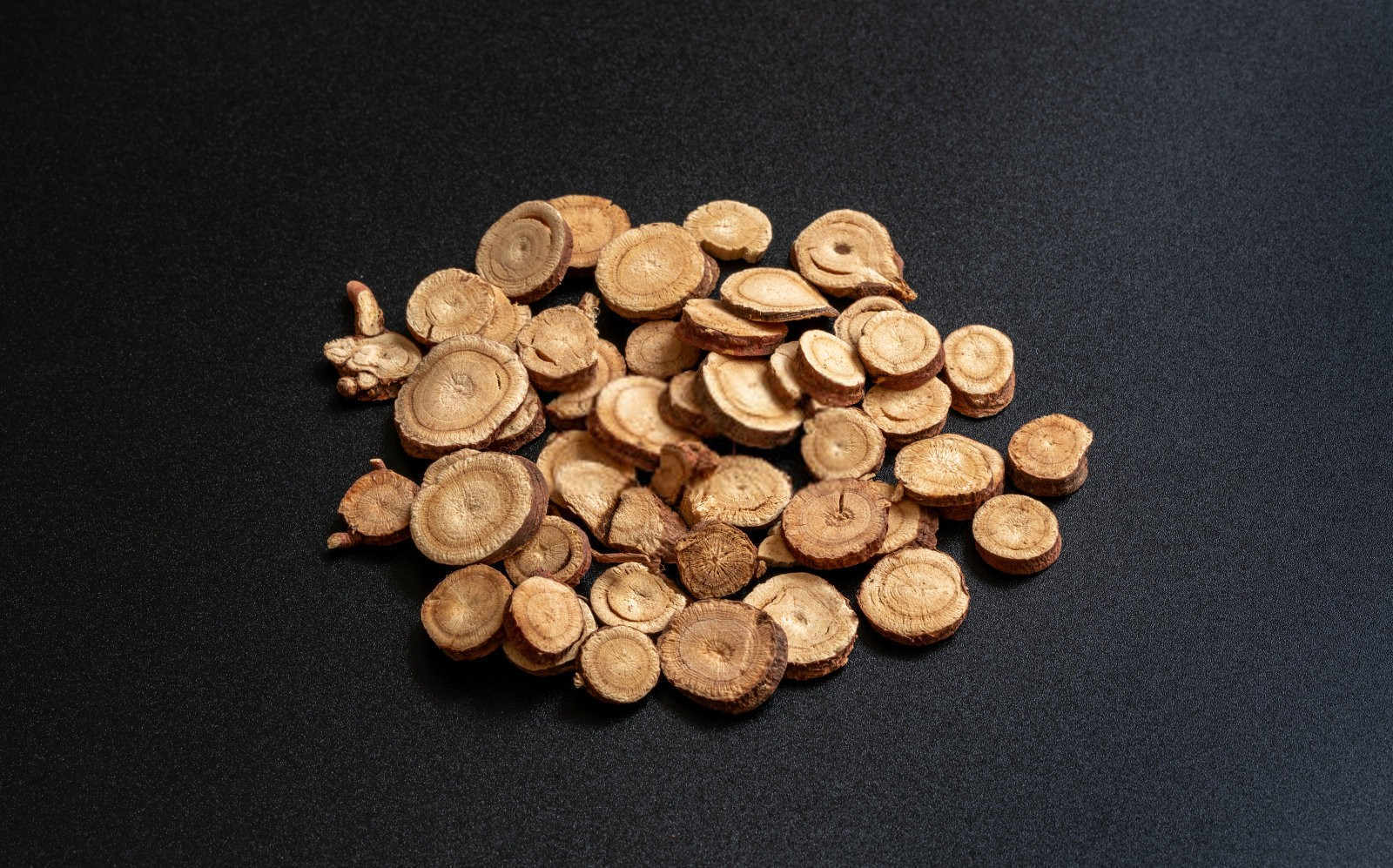 甘草氮磷钾复合肥是液体还是颗粒的？